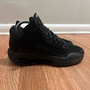 Size 5.5 (GS) - Jordan 34 Low Black Cat